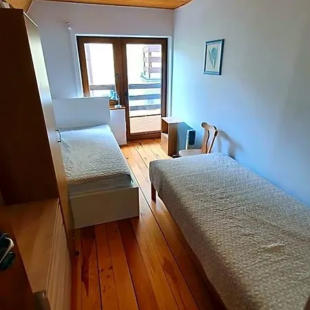 Eve Lodge *